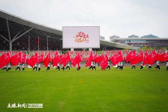 顾秋怡激动难耐，上前抱住妈妈，更咽道：妈……你一下变得好年轻。